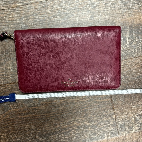 🌻 Kate Spade Maroon Purple Wristlet Zip Clutch Like New - Picture 6 of 7